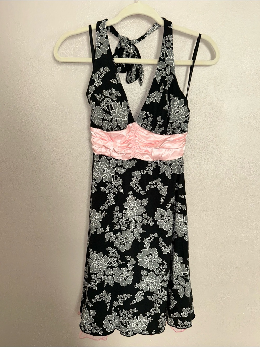 Ruby Rox y2k Black Floral Mini Dress satin Pink Waistband